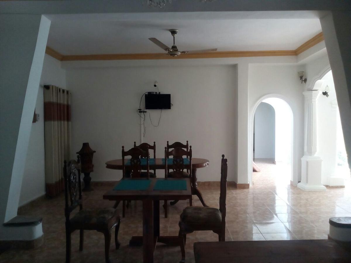 Villa De Rosh Ettukala Bagian luar foto