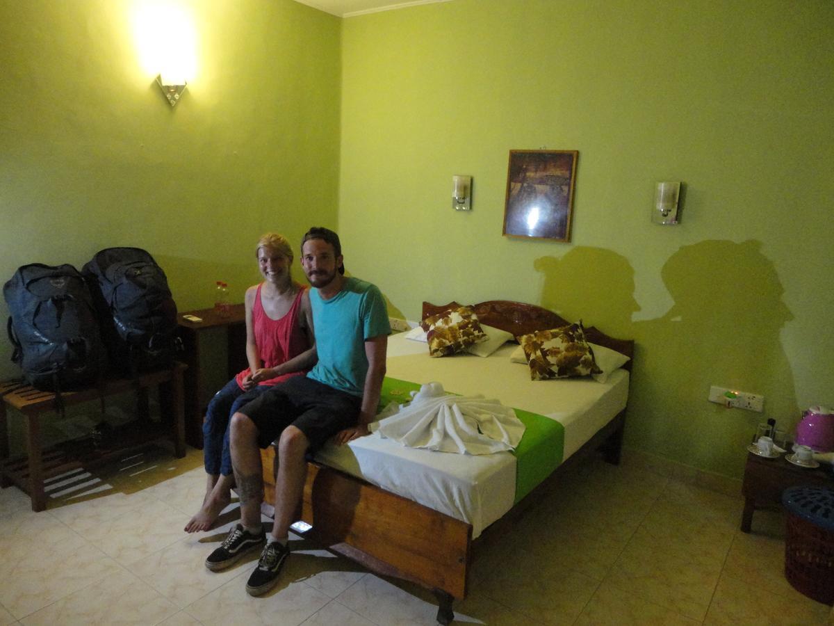 Villa De Rosh Ettukala Bagian luar foto